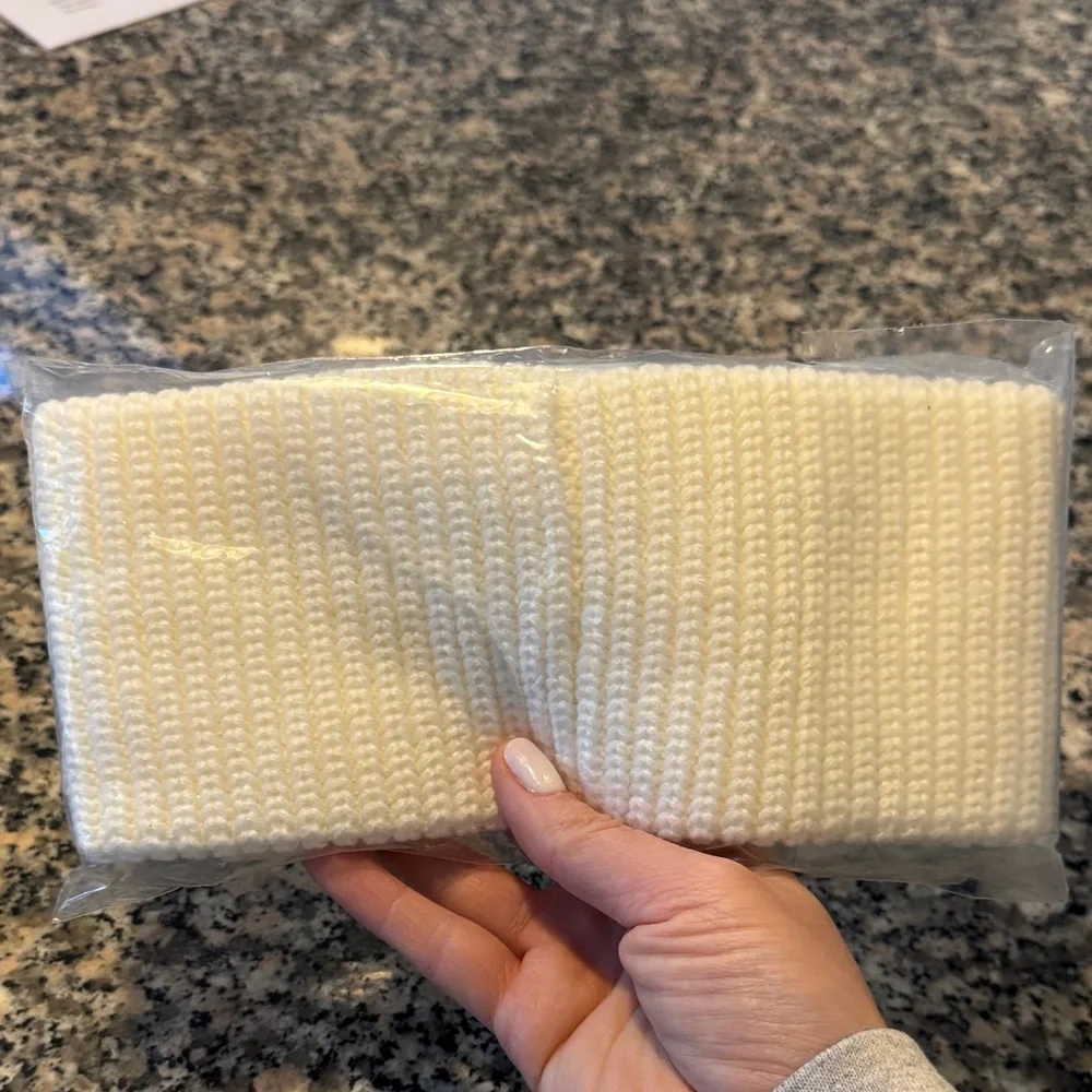 Coach Cream Knit Headband/ear warmer - Picture 4 of 4